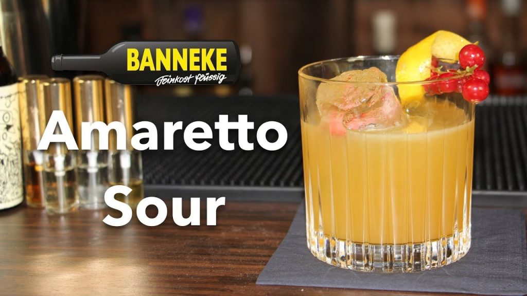 Amaretto Sour – Amaretto Cocktail selber mixen – Schüttelschule by Banneke