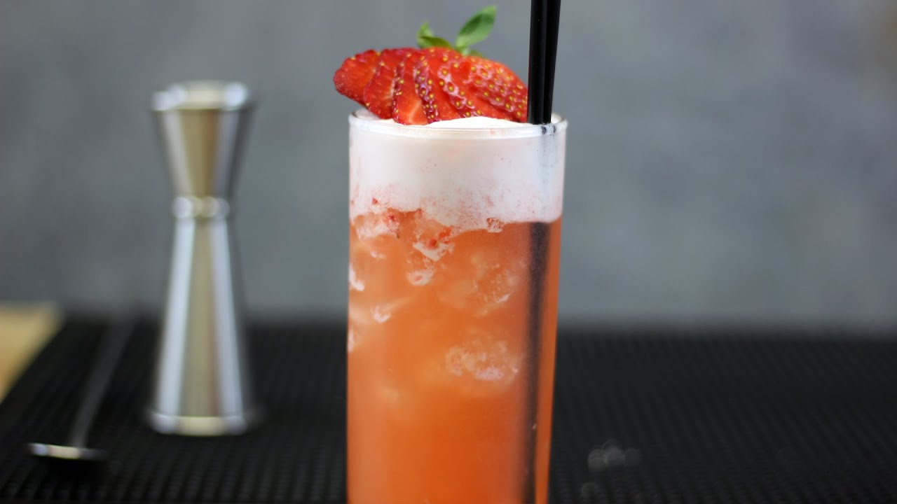 How to make a Strawberry Gin Fizz