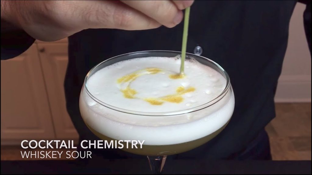 Basic Cocktails – How To Make The Whiskey Sour (Reverse Dry Shake)