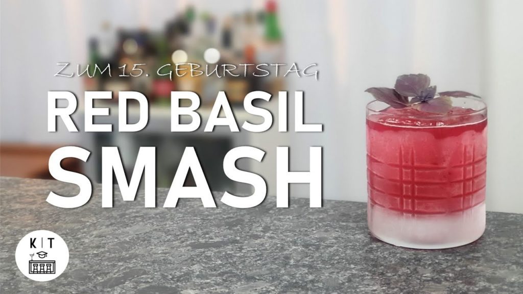 Classic in red: Red Basil Smash – Jörg Meyers Gin Basil Smash wird 15 und kommt in Rot zu Feier!